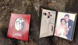 Ảnh cưới năm xưa của Tú Dưa và “Nữ hoàng whusu” Thúy Hiền vứt chỏng chơ trên vỉa hè Hà Nội