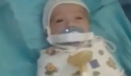 Phẫn nộ clip bé sinh non bị bệnh viện ngược đãi