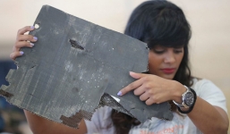 Nóng: Tìm thấy mảnh vỡ khả năng của máy bay MH370 ở Ấn Độ Dương