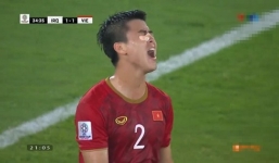 Bạn gái bất ngờ đăng trạng thái lạ sau khi Duy Mạnh bị chảy máu, băng kín mắt trên sân