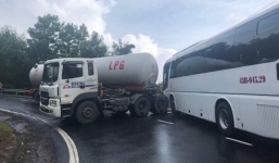 Tai nạn giao thông trên đèo Hải Vân: Xe khách đối đầu xe bồn