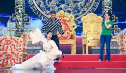 Hoa hậu Tiểu Vy ngượng chín mặt vì sự cố trên sân khấu