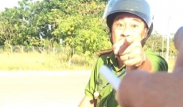 Thiếu tá công an văng tục chửi bới tài xế bị đình chỉ công tác