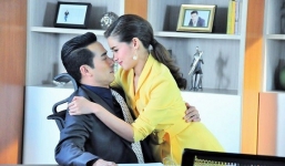 Giả vờ say, thử bạn trai bằng cách rủ 'yêu' trên ô tô, ai ngờ anh mở ngay cửa xe để làm việc này