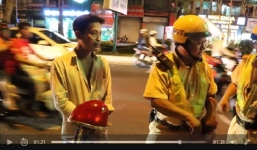 Clip: Người đàn ông nhận cái kết đắng khi nói mình không biết chữ để xin xỏ CSGT