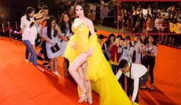 Clip Thư Dung và nhóm 'fan' làm lố phản cảm tại thảm đỏ Mai Vàng