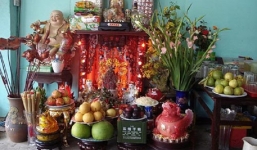 Cách bài trí bàn thờ thần tài đúng chỗ để hút tài lộc