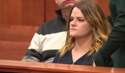 Nữ giáo viên Mỹ bị bắt vì dùng chất kích thích, quan hệ với 2 nam sinh