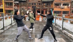 Màn tỉ thí võ công gây 'lộn ruột' của Đan Trường - Ngô Kiến Huy giữa Phượng Hoàng Cổ Trấn