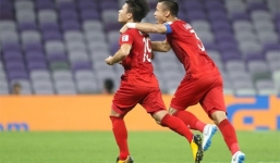 Giày đấu của cặp 'song Hải', 'bùa may mắn' mang Việt Nam đến vòng 1/8 được dân mạng lùng sục