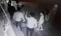 Vụ cô gái trẻ bị nhóm côn đồ hành hung bất tỉnh: Hung thủ vẫn nhởn nhơ gần hiện trường