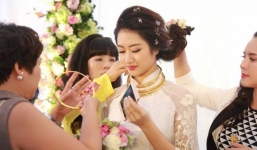 Choáng với mỹ nhân Việt vàng đeo trĩu cổ trong ngày cưới