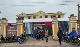 Chủ tịch xã cho dựng con cán bộ dựng rạp cưới ở trụ sở bị đình chỉ công tác