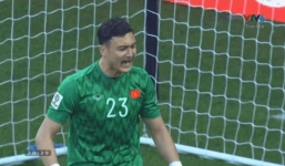 Những biểu cảm và pha ăn mừng độc lạ của Đặng Văn Lâm sau khi thắng Jordan