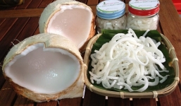 Cách làm mứt dừa non không bị chảy nước cho ngày Tết