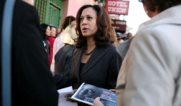 Nữ thượng sĩ gốc Phi tuyên bố tranh cử tổng thống Mỹ