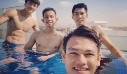 Tuyển Việt Nam khoe body 6 múi giữa trời Dubai trước khi đối đầu Nhật Bản