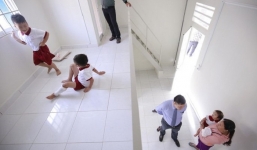 3 đứa trẻ mất bố mẹ trong vụ tai nạn nhận được niềm vui ngày cuối năm