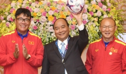 Thủ tướng điện chúc mừng, động viên tuyển Việt Nam trước trận sinh tử với Nhật Bản