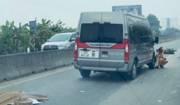 Xe 16 chỗ tông trực diện xe máy, người đàn ông chết thảm