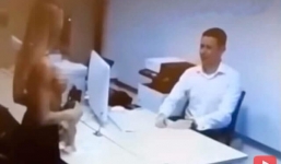 Cô gái lột sạch đồ trước mặt nhân viên ngân hàng vì lý do ngớ ngẩn này