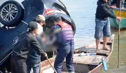 Vụ ô tô chở gia đình lao xuống sông ở Hội An: Xót xa cảnh vớt thi thể bé trai 6 tuổi