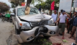 Vụ xe điên tông 2 mẹ con đứng chờ xe bus: Bé trai 4 tuổi tử vong, người mẹ nguy kịch