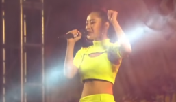 Chi Pu bị dân mạng tố hát nhép khi đi diễn tại trường đại học