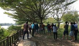  2 mẹ con đi thả cá tiễn ông Táo, một người trượt chân chết đuối