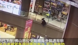 Tự tử còn kéo bé gái không quen biết chết cùng gây phẫn nộ