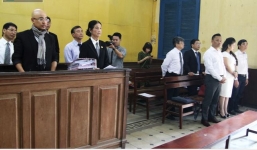 Đặng Lê Nguyên Vũ và vợ không nhìn mặt nhau tại phiên tòa ly hôn