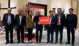 HLV Park Hang-seo nhận món quà bất ngờ từ Thủ tướng trước khi về Hàn Quốc