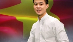 Trung vệ Duy Mạnh song ca cùng Trịnh Thăng Bình khiến fan choáng váng