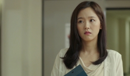 Con dâu nghèo mừng tuổi ít, mẹ chồng không thèm cầm, cô nửa đùa nửa thật nói 1 câu khiến bà tái mặt