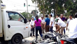 Nghệ An: Xe tải tông loạt xe máy chờ đèn đỏ, 3 người cấp cứu