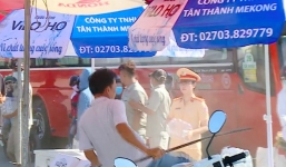 Chủ quán say xỉn, cầm cây dọa đánh nữ CSGT phát nước miễn phí cho người đi đường