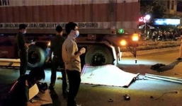 Tai nạn thảm khốc: Xe máy tông ô tô đầu kéo, 3 người thương vong