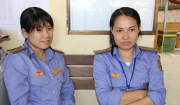 Bộ trưởng GTVT gửi thư khen 2 nhân viên gác chắn dũng cảm cứu cụ bà suýt bị tàu đâm ở Đồng Nai