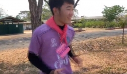 Xuân Trường diện nội y nữ tập cùng đồng đội ở Buriram United