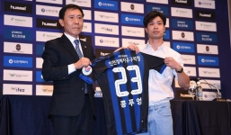 Tiết lộ mức lương khủng của Công Phượng tại CLB Incheon United