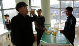 Thế giới 24h: Hé lộ bí ẩn bên trong quán bar ở Triều Tiên