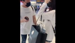 Trấn Thành tức giận dằn mặt nhân viên bán hàng vì coi thường Hari Won