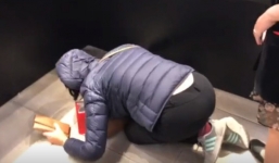 Khách hàng đen đủi nhất ngày vía Thần tài: Vừa mua vàng đã bị rơi mất