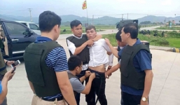 3 kẻ buôn ma túy cố thủ trong ô tô nằm trong đường dây ma túy xuyên quốc gia