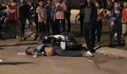 Phóng nhanh, xe máy tông trực diện, hai thanh niên tử vong