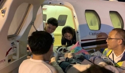 Cặp đôi Việt kiều bị tạt axit được đưa ra nước ngoài điều trị bằng chuyên cơ riêng