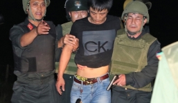 Kẻ buôn ma túy, ôm lưu đạn cố thủ ở Hà Tĩnh: 'Thương mẹ với con lắm'