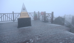 Nguyên nhân bất ngờ hiện tượng tuyết rơi trên đỉnh Fansipan 