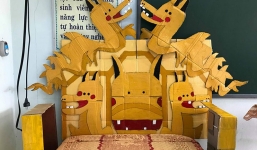 Chế ghế giáo viên thành 'ngai vàng', lớp chuyên Sinh gây sốt khi khoe 'hoàng thượng' như diễn viên điện ảnh