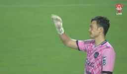 Đặng Văn Lâm mắc sai lầm ngớ ngẩn trong trận ra mắt Muangthong United